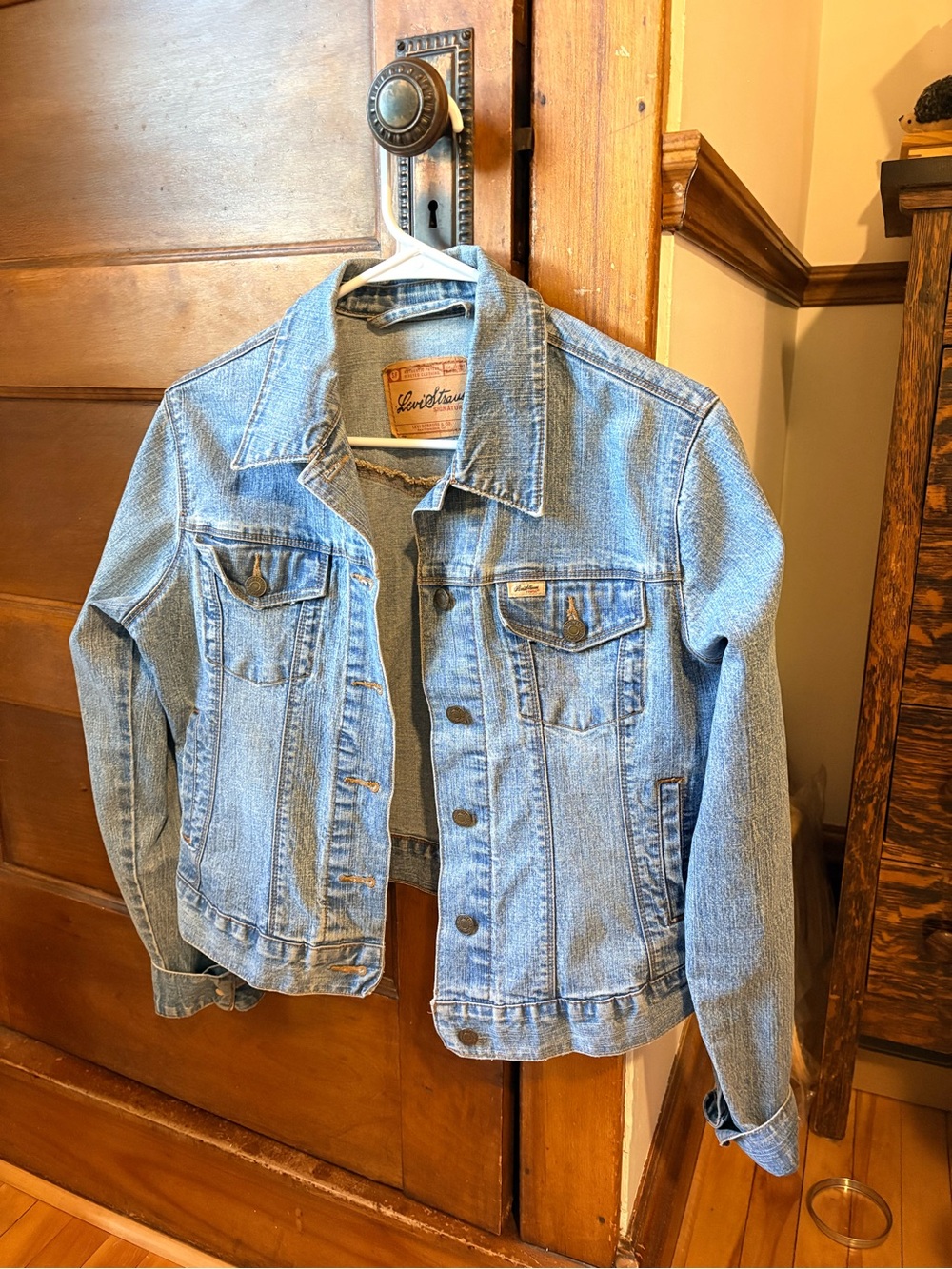 Levi's Light Wash Blue Women's Denim Jacket